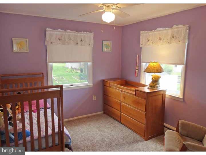 12 Turf Road Levittown, PA 19056 - Photo 20 of 25