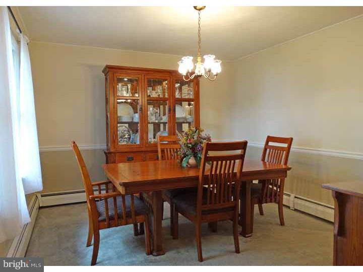 12 Turf Road Levittown, PA 19056 - Photo 10 of 25