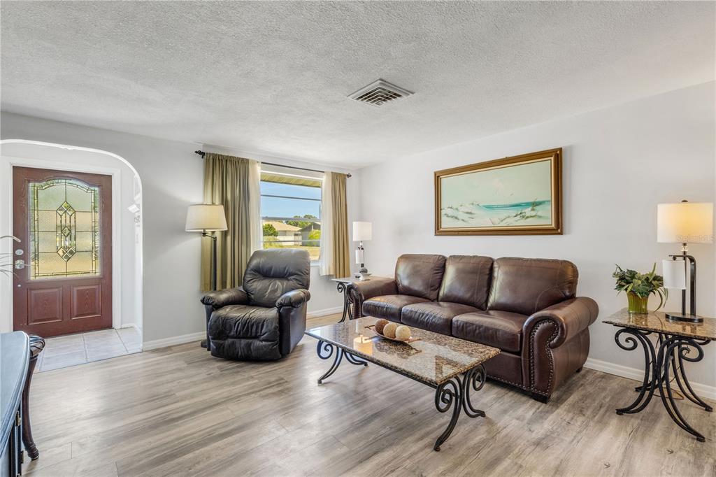 979 Kimball Road Venice, FL 34293 - Photo 4 of 40
