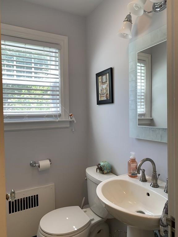 78 June Street Worcester, MA 01602 - Photo 13 of 40