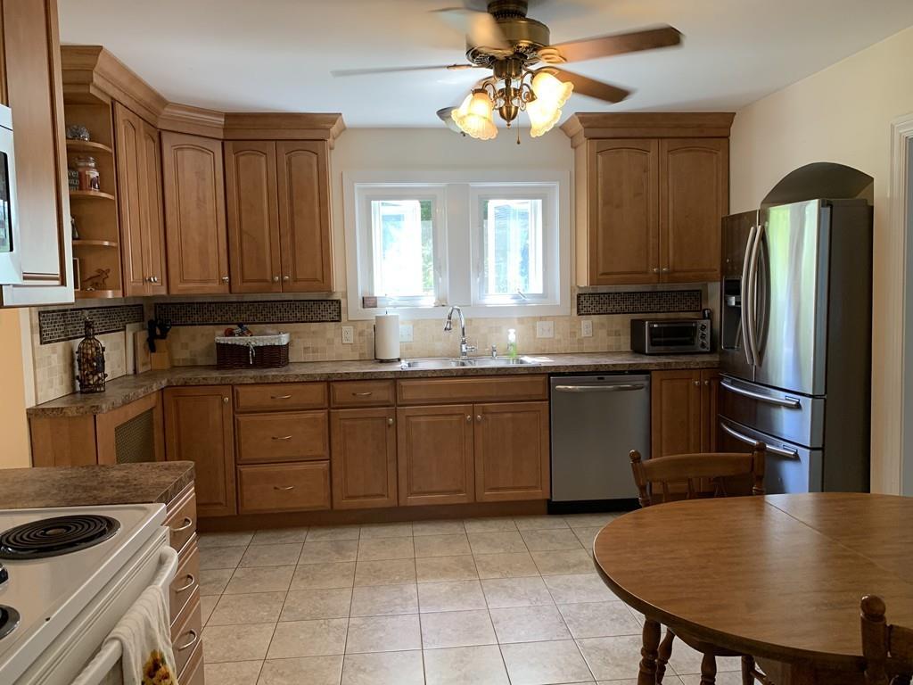 78 June Street Worcester, MA 01602 - Photo 7 of 40