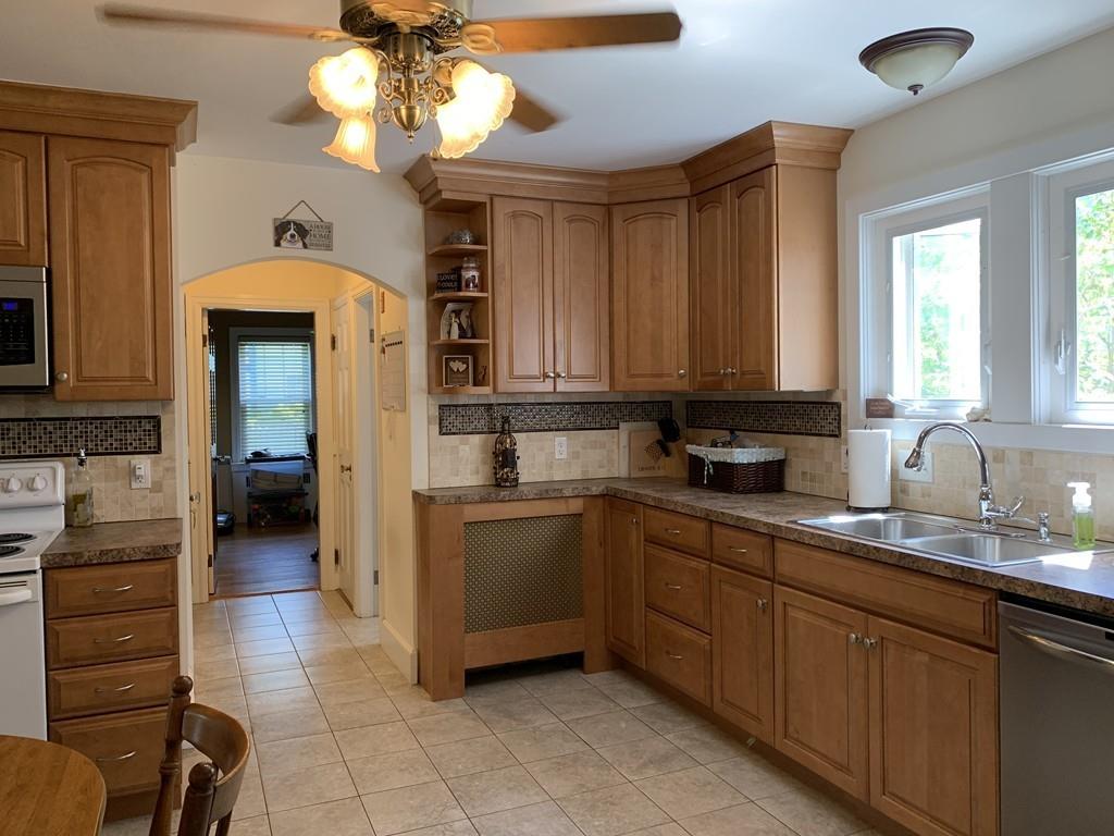 78 June Street Worcester, MA 01602 - Photo 10 of 40