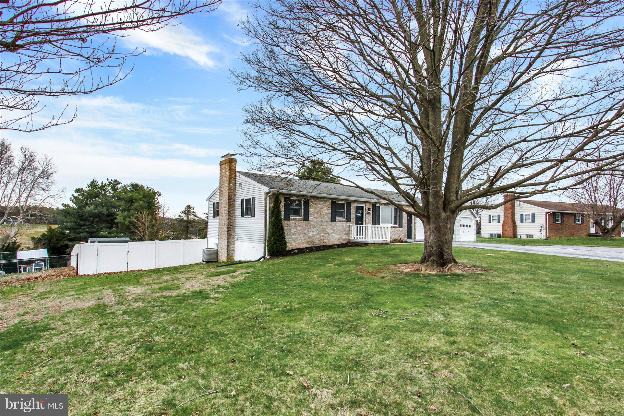 45 Lee Ann Court Hanover, PA 17331 - Photo 3 of 23 Charming home on a spacious lot.