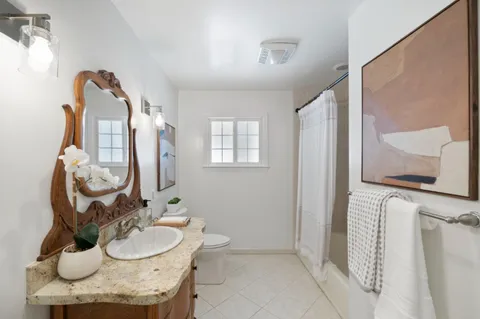 $2,195,000 | 2 Corte Camellia, Millbrae, CA 94030