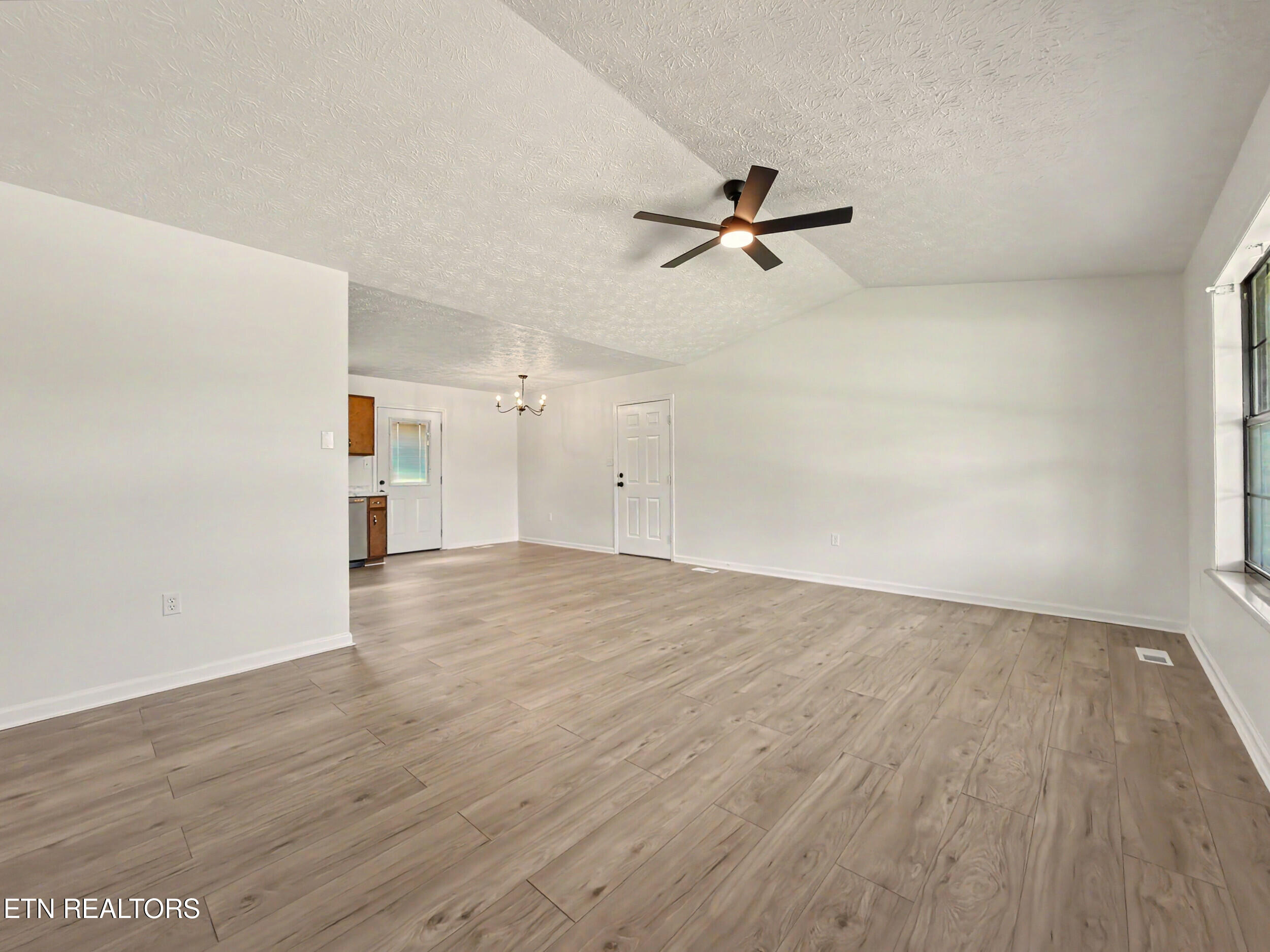123 Cross Creek Road Maynardville, TN 37807 - Photo 8 of 36 9_7d2571562f36eb5477817d56946153f52e873d