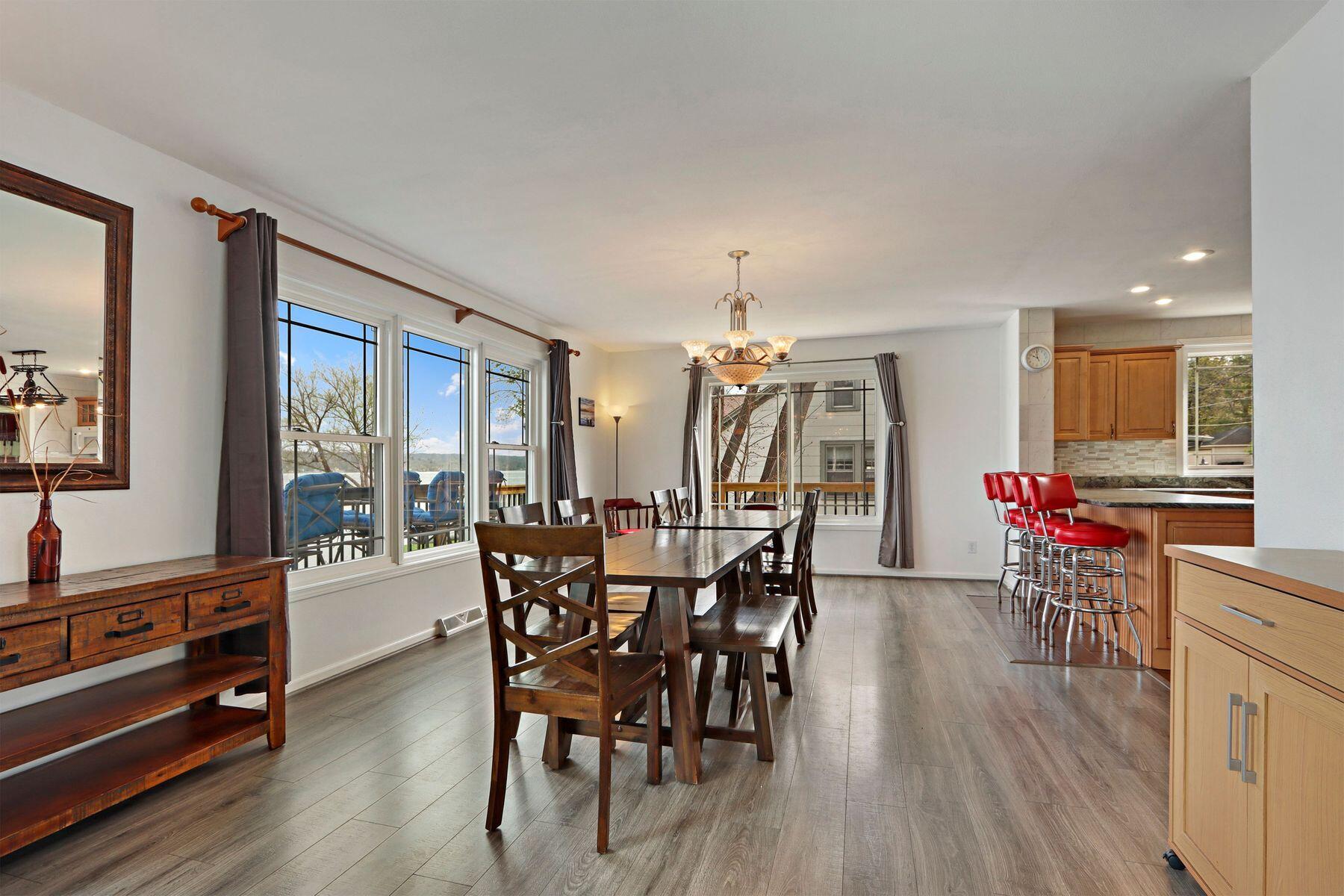 W4226 West End Road Geneva, WI 53147 - Photo 14 of 52 Dining Area