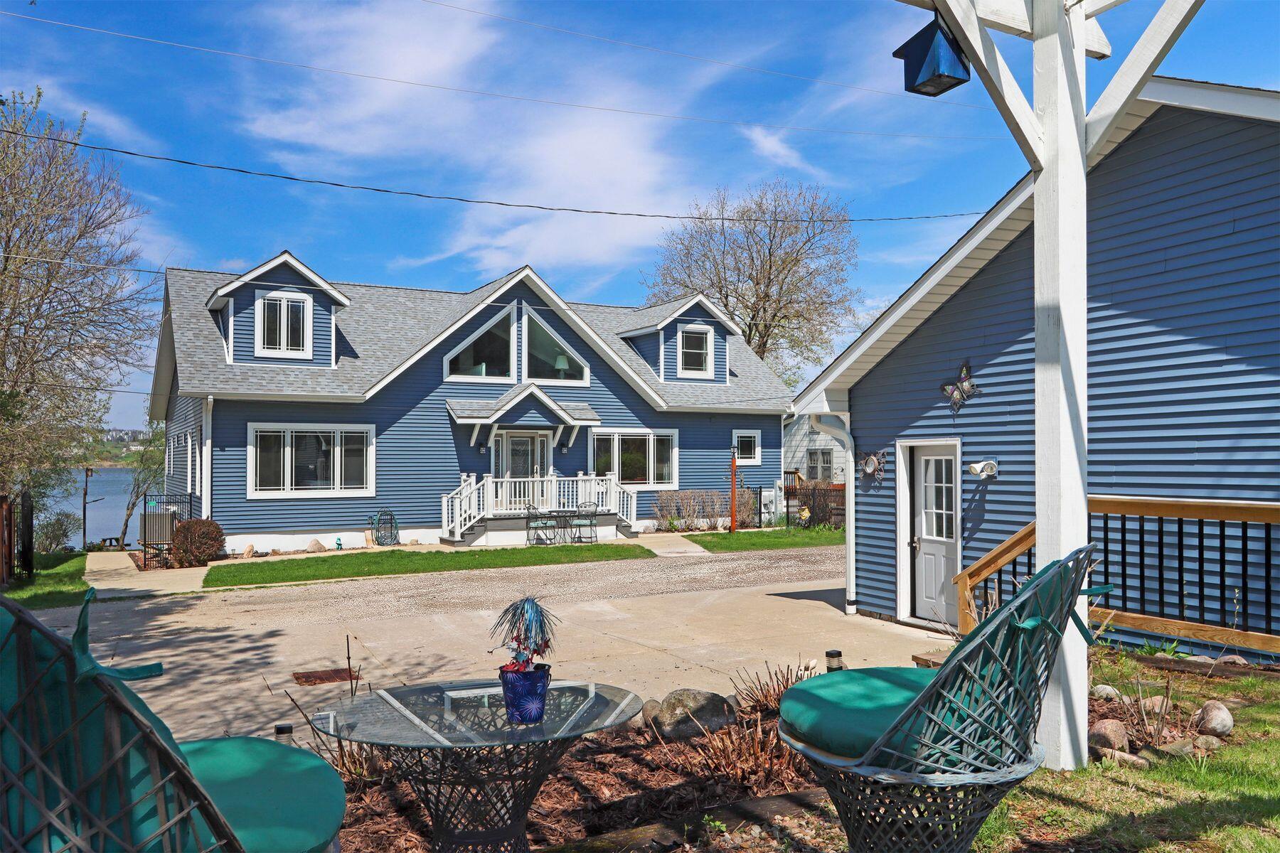 W4226 West End Road Geneva, WI 53147 - Photo 45 of 52 Cute Area Next to Garage