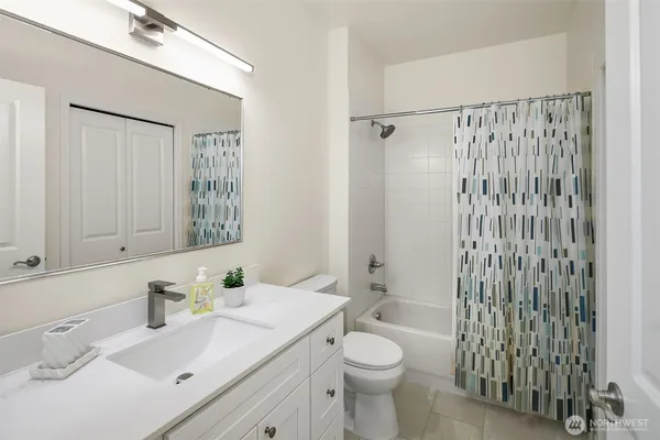 $525,000 | 1731 10th Avenue Northeast, Unit B115, Issaquah, WA 98029