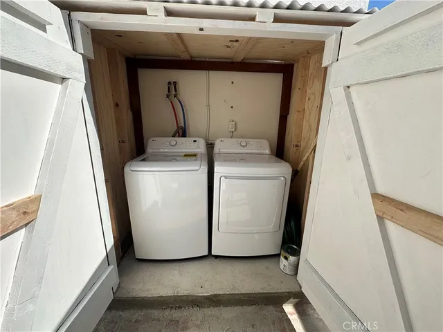 $2,250 | 933 1/2 Bayview Drive, Hermosa Beach, CA 90254