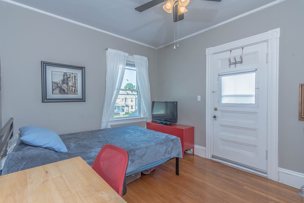 16 Walker Street, Unit 2 Newton, MA 02460 - Photo 6 of 20