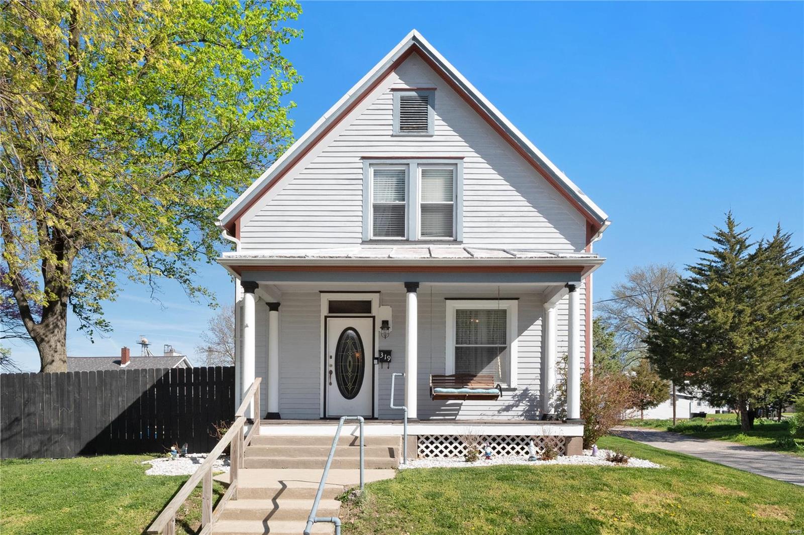 319 West 3rd Street Waterloo, IL 62298 - Photo 1 of 27