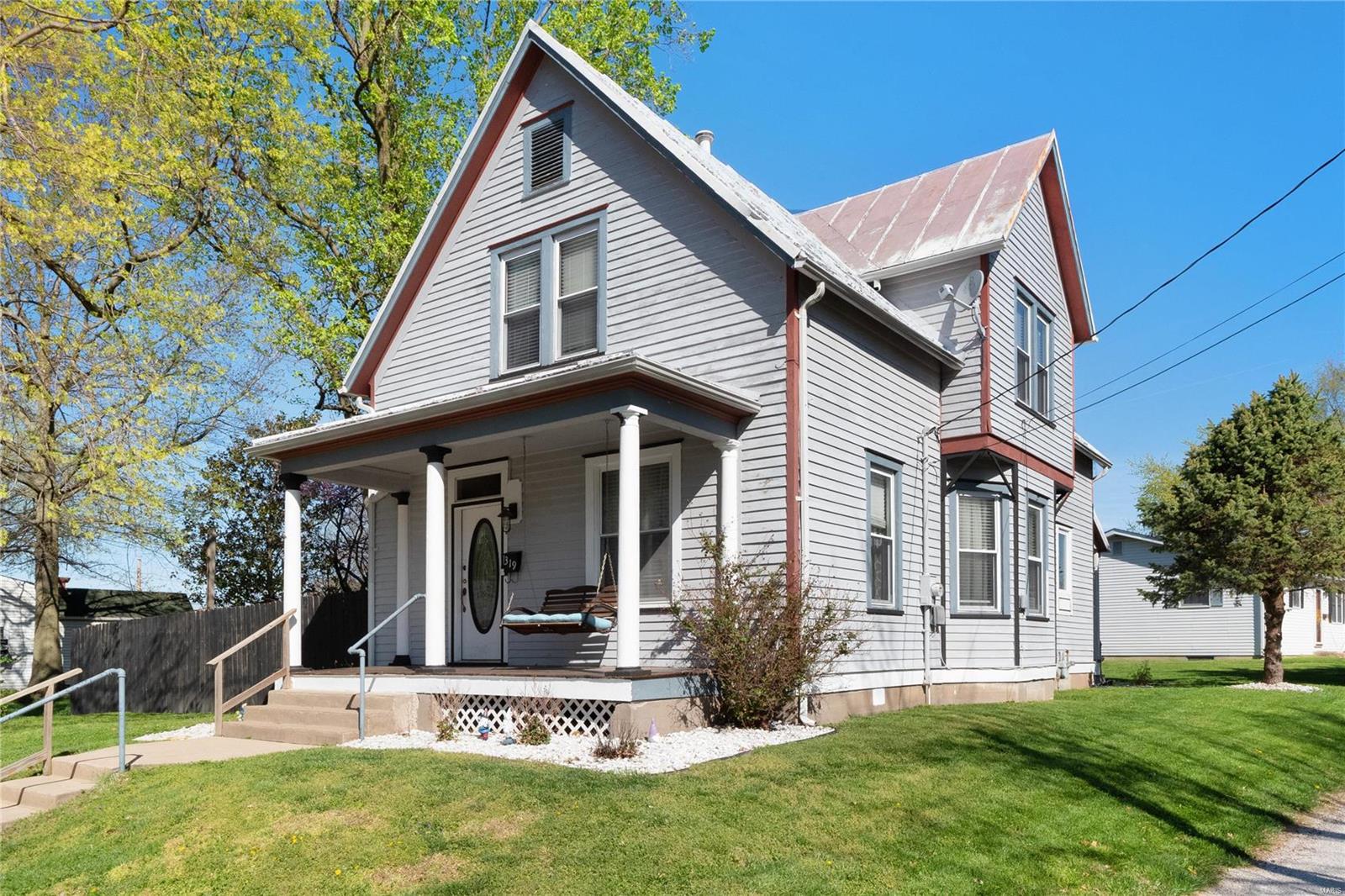 319 West 3rd Street Waterloo, IL 62298 - Photo 3 of 27