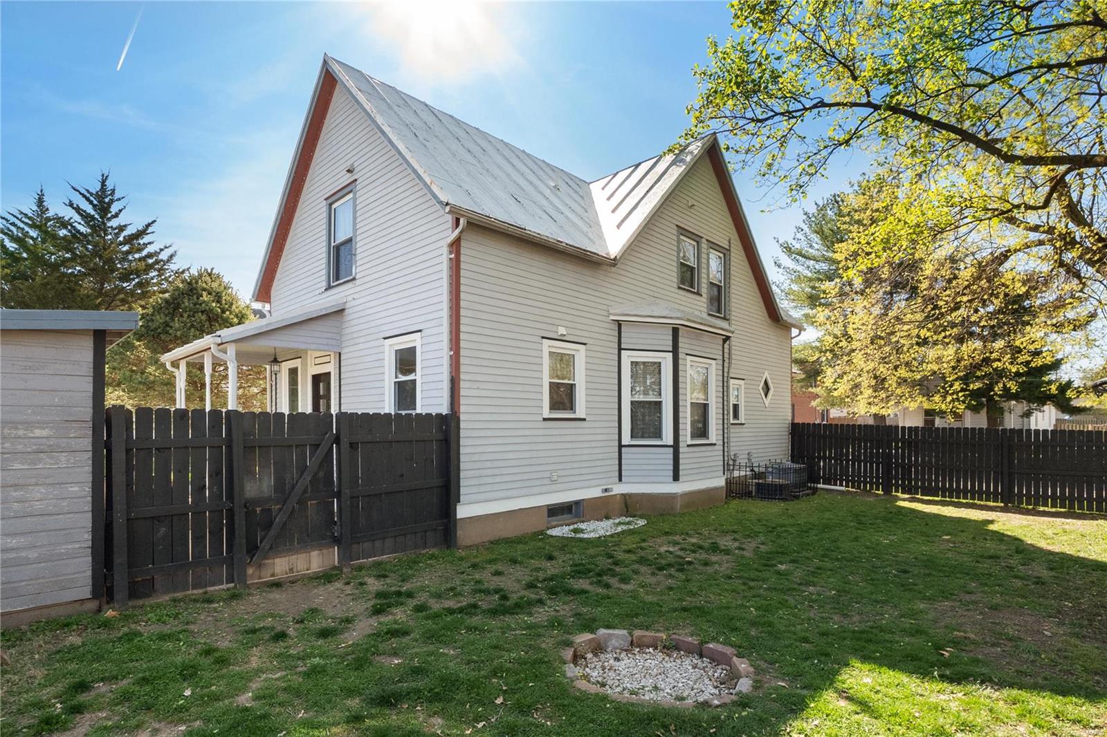 319 West 3rd Street Waterloo, IL 62298 - Photo 5 of 27