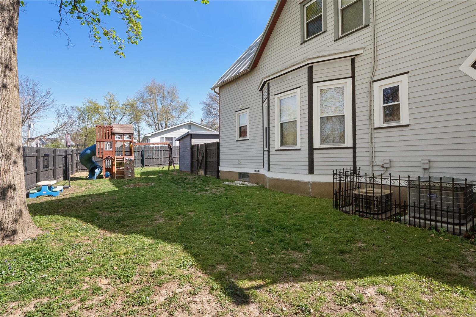 319 West 3rd Street Waterloo, IL 62298 - Photo 6 of 27