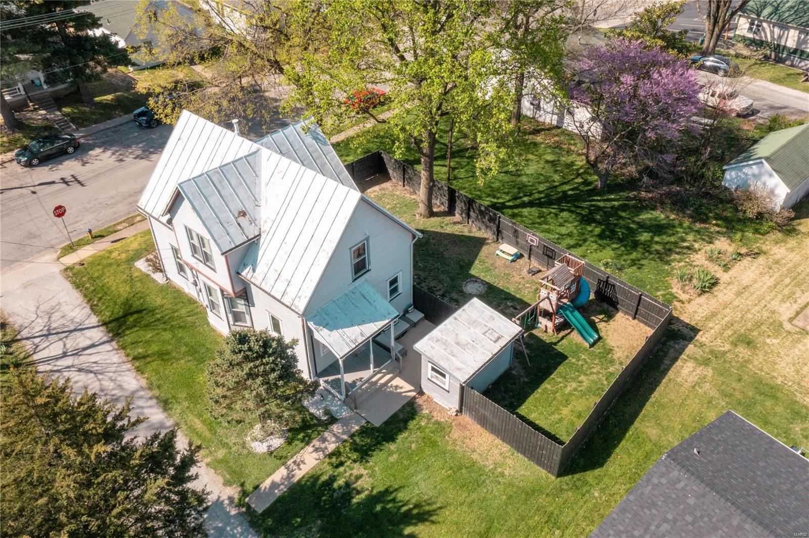319 West 3rd Street Waterloo, IL 62298 - Photo 9 of 27