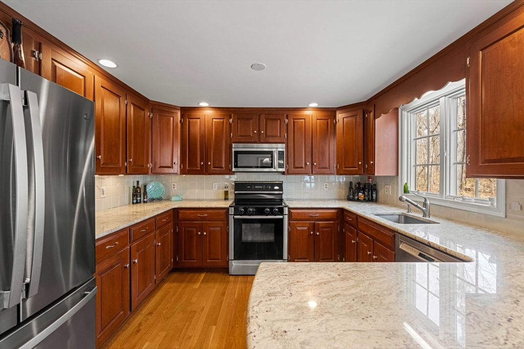 12 Inverness Circle Boxford, MA 01921 - Photo 5 of 32