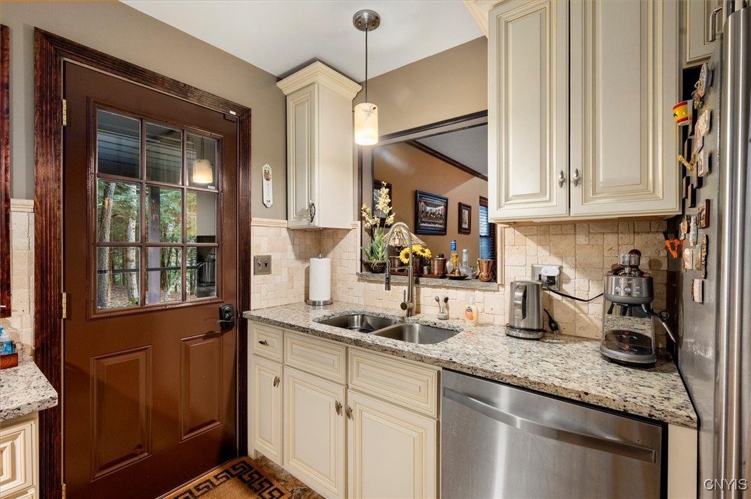 9039 Woods Road Remsen, NY 13438 - Photo 15 of 48