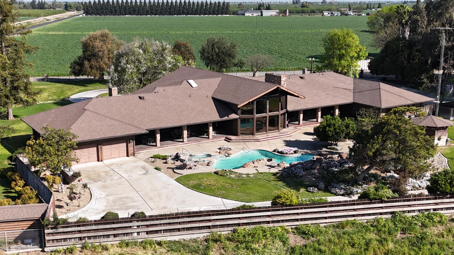 24916 Manteca Road Manteca, CA 95337 - Photo 5 of 16 an aerial view of a house roof deck