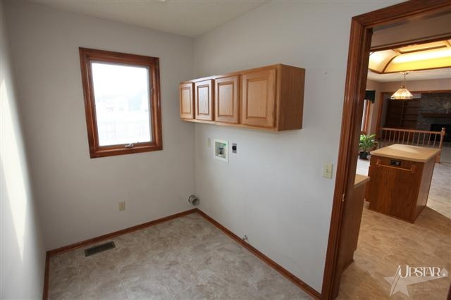 1815 Oakville Road Fort Wayne, IN 46818 - Photo 14 of 26