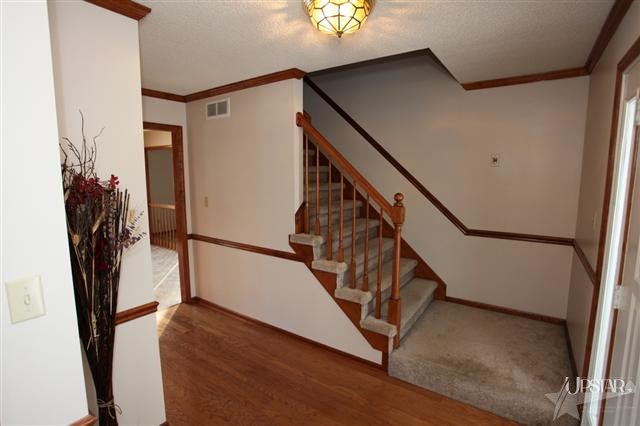 1815 Oakville Road Fort Wayne, IN 46818 - Photo 3 of 26