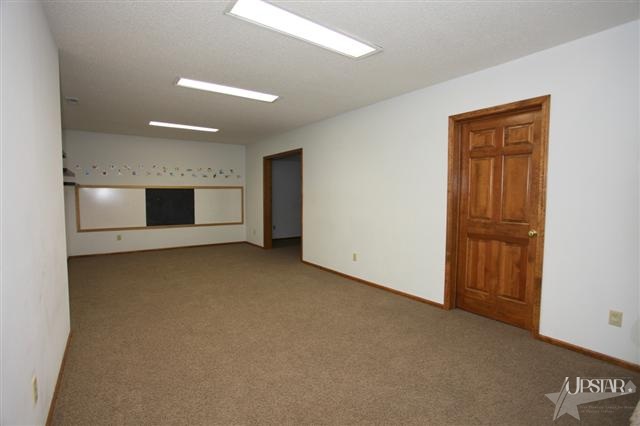 1815 Oakville Road Fort Wayne, IN 46818 - Photo 23 of 26