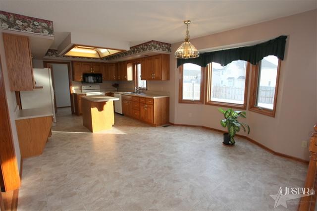 1815 Oakville Road Fort Wayne, IN 46818 - Photo 5 of 26