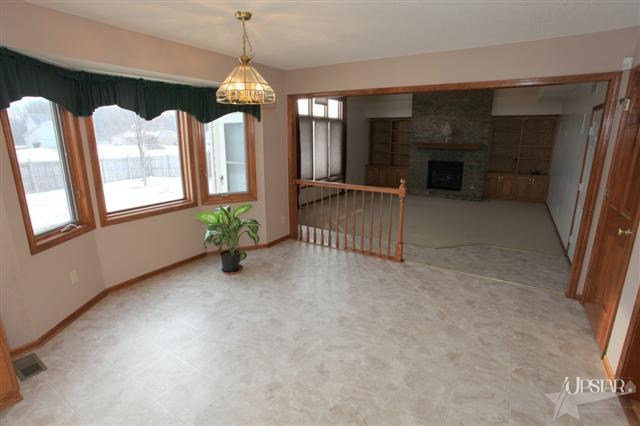 1815 Oakville Road Fort Wayne, IN 46818 - Photo 8 of 26