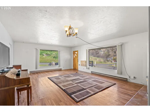$199,000 | 615 Cowins Street, Heppner, OR 97836