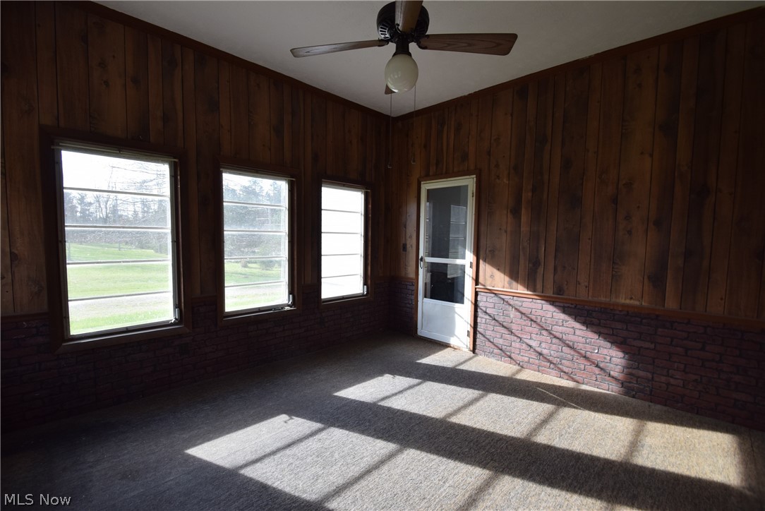 4665 Nettleton Road Medina, OH 44256 - Photo 14 of 22 Awesome 3 Season Enclosed Porch/Sunroom