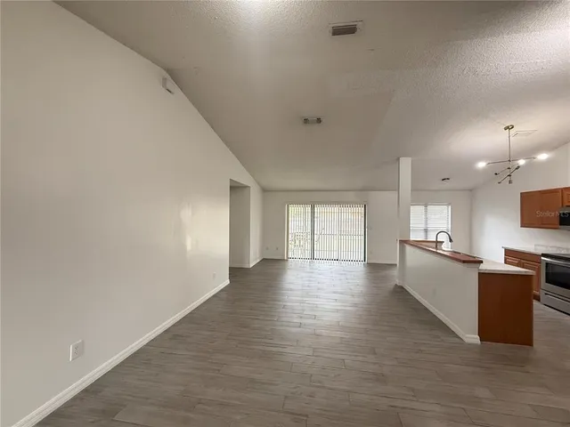 $2,400 | 3718 Linsbury Street, Orlando, FL 32817