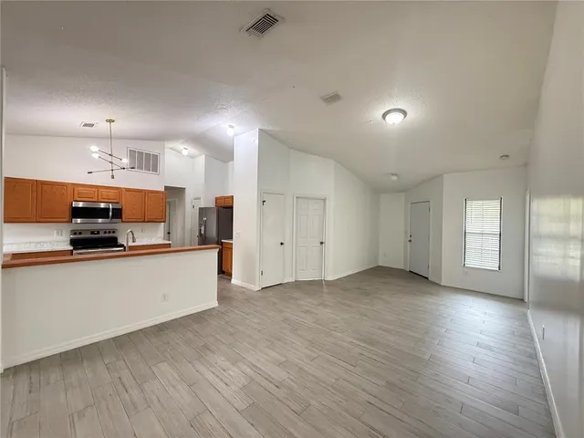 $2,400 | 3718 Linsbury Street, Orlando, FL 32817