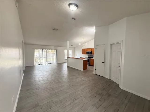 $2,400 | 3718 Linsbury Street, Orlando, FL 32817