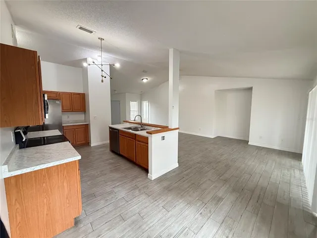 $2,400 | 3718 Linsbury Street, Orlando, FL 32817