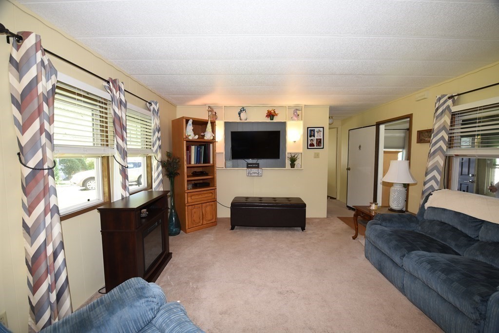 56 Hickory Road Taunton, MA 02780 - Photo 11 of 29 Gallery Image 11