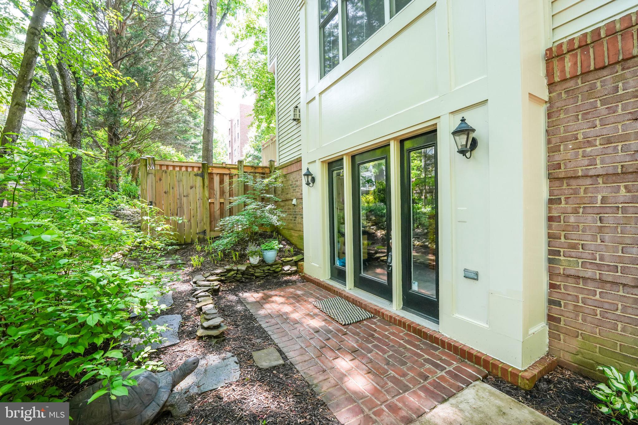 11471 Waterhaven Court Reston, VA 20190 - Photo 4 of 42