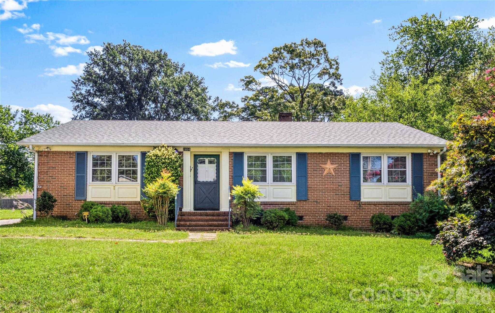 1604 Grantham Drive High Point, NC 27265 - Photo 1 of 33