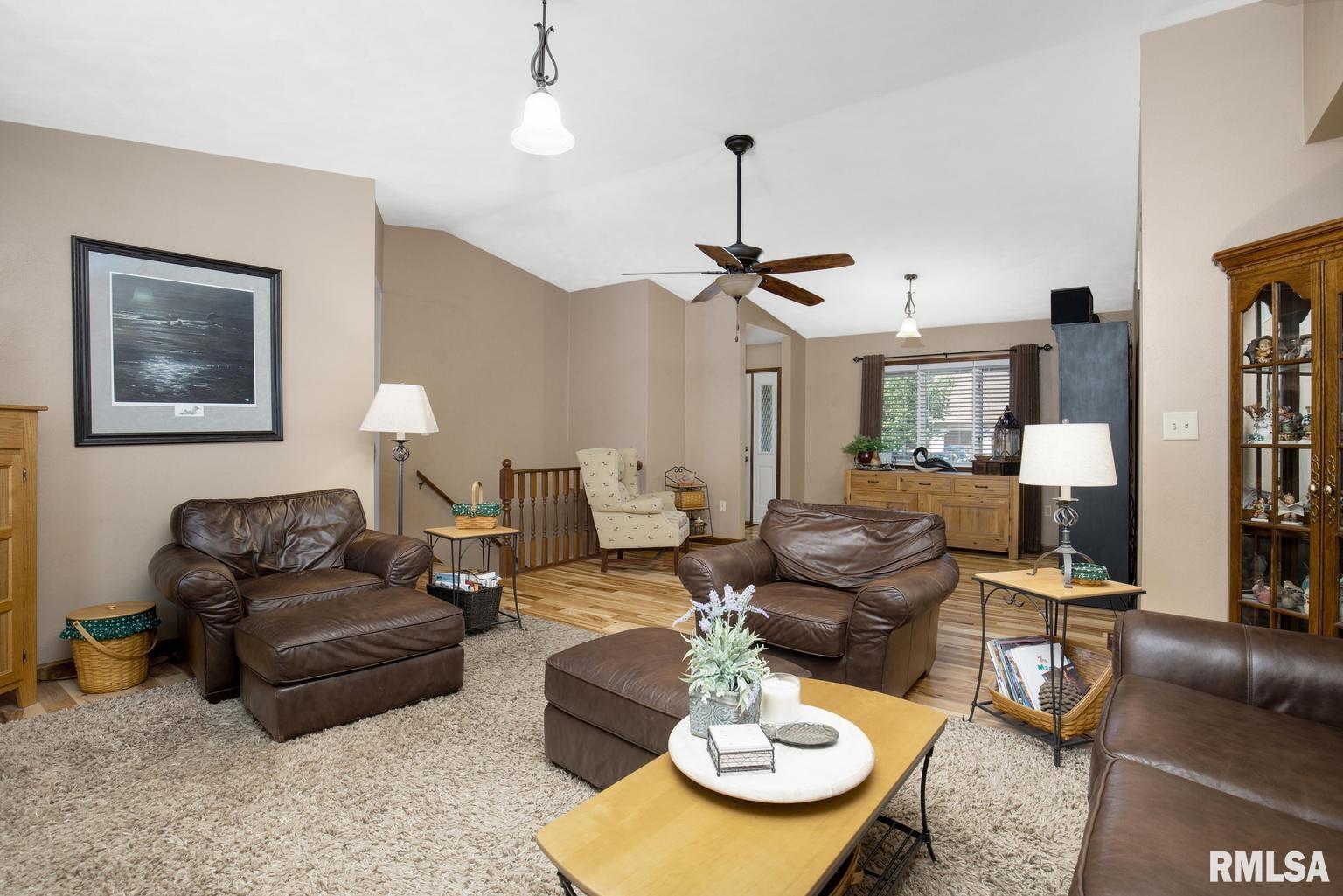 1104 Tottenham Court Washington, IL 61571 - Photo 11 of 46 Gallery Image 11