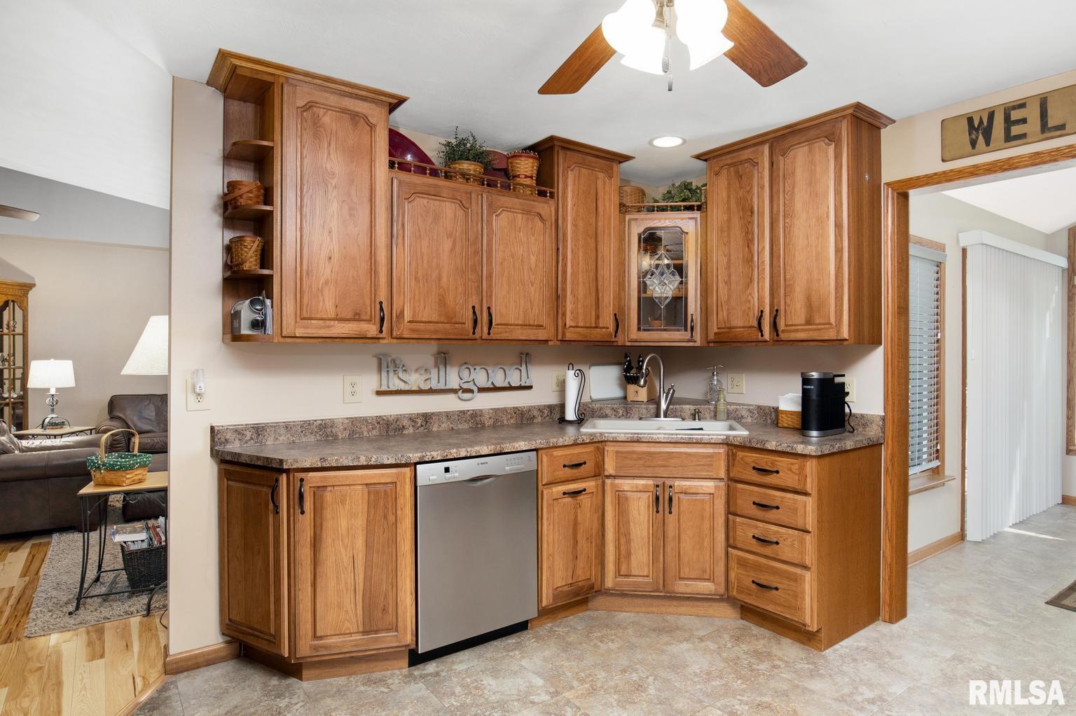 1104 Tottenham Court Washington, IL 61571 - Photo 15 of 46 Gallery Image 15