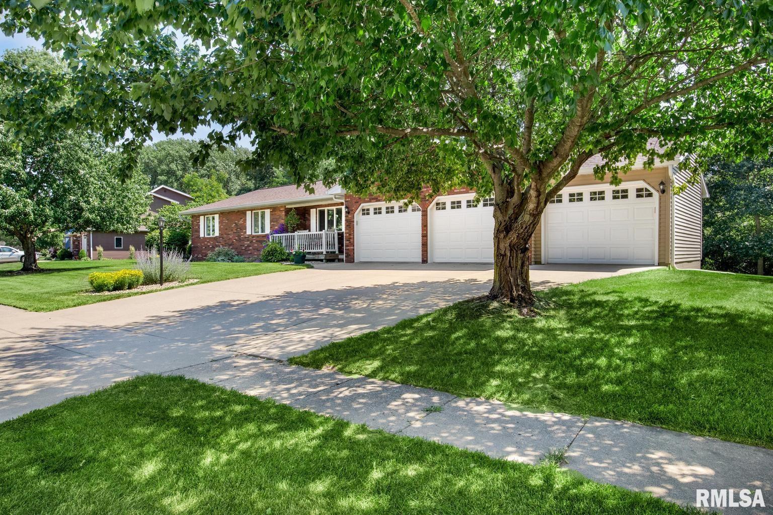 1104 Tottenham Court Washington, IL 61571 - Photo 2 of 46 Gallery Image 2