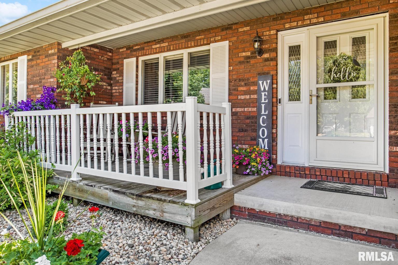 1104 Tottenham Court Washington, IL 61571 - Photo 5 of 46 Gallery Image 5