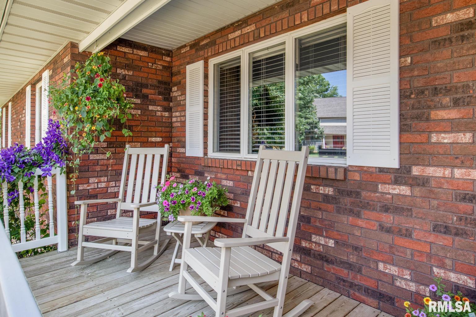 1104 Tottenham Court Washington, IL 61571 - Photo 6 of 46 Gallery Image 6