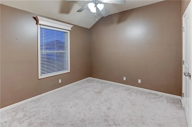 $389,900 | 820 Southwest 36 Street, Lee's Summit, MO 64082