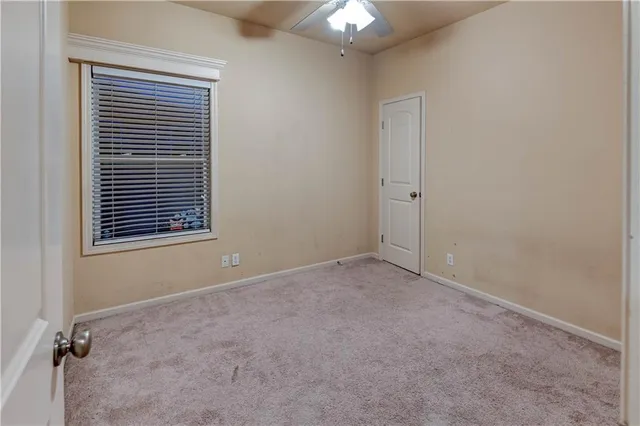 $389,900 | 820 Southwest 36 Street, Lee's Summit, MO 64082