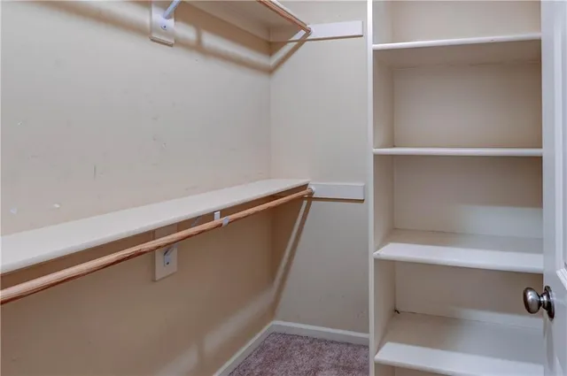 $389,900 | 820 Southwest 36 Street, Lee's Summit, MO 64082