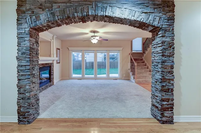 $389,900 | 820 Southwest 36 Street, Lee's Summit, MO 64082