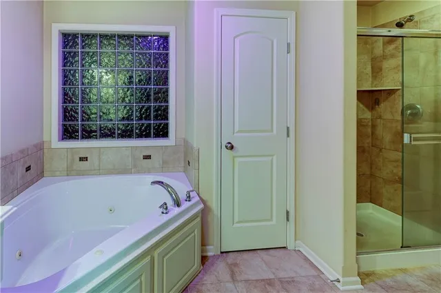 $389,900 | 820 Southwest 36 Street, Lee's Summit, MO 64082