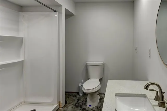 $389,900 | 820 Southwest 36 Street, Lee's Summit, MO 64082