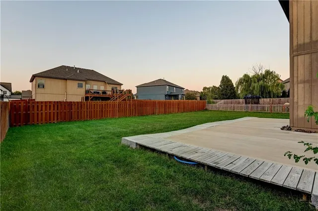 $389,900 | 820 Southwest 36 Street, Lee's Summit, MO 64082