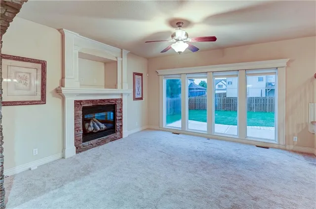 $389,900 | 820 Southwest 36 Street, Lee's Summit, MO 64082