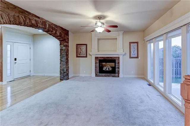 $389,900 | 820 Southwest 36 Street, Lee's Summit, MO 64082